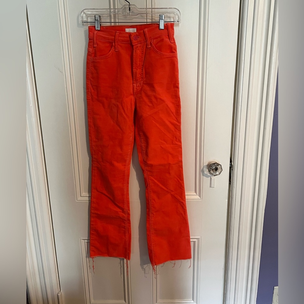 NWT MOTHER Baby Corduroy Hustler Ankle Fray in Coral, size 24